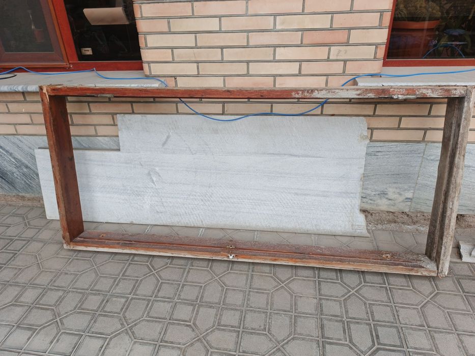 Eshiklar sotiladi 2 ta