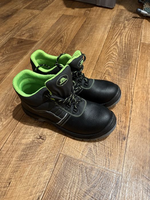 Спецобувь новая!