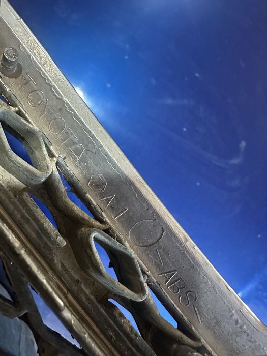 Передняя решетка Camry 30