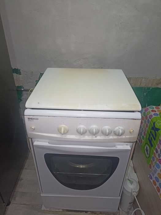 Продам газовую плиту