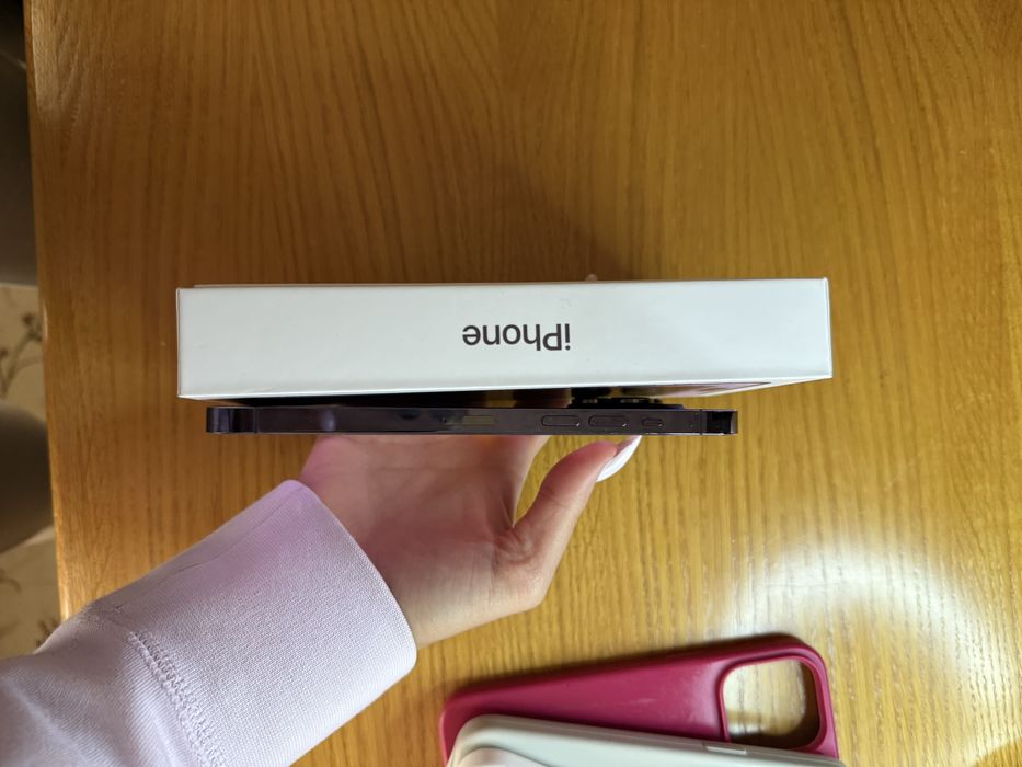 IPhone 14 Pro Max 256GB Deep Purple с КУТИЯ и 3 КЕЙСА