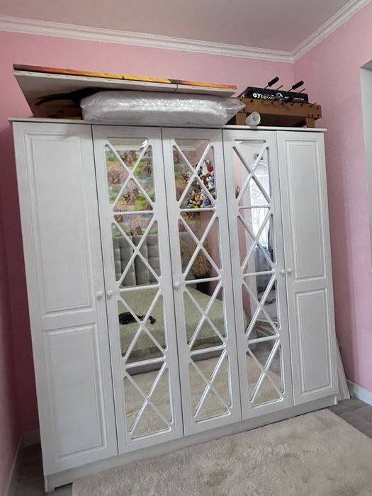 Шкаф 5 дверный почти новый