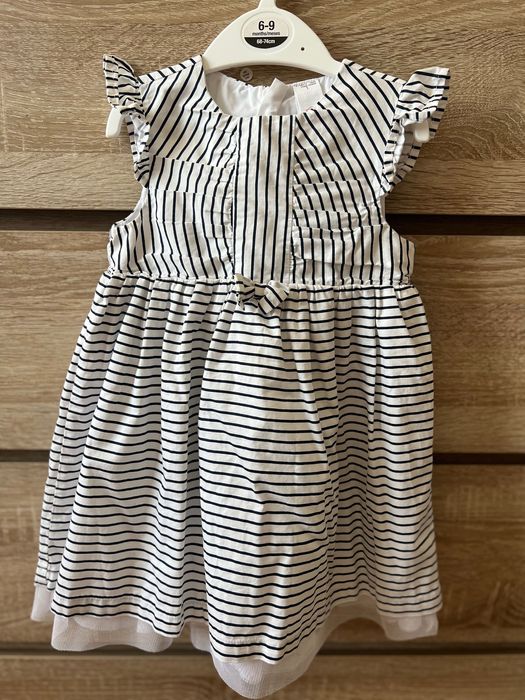 Продавам 2  рокли и гащеризон - 92 р-р и подарявам 2 рокли