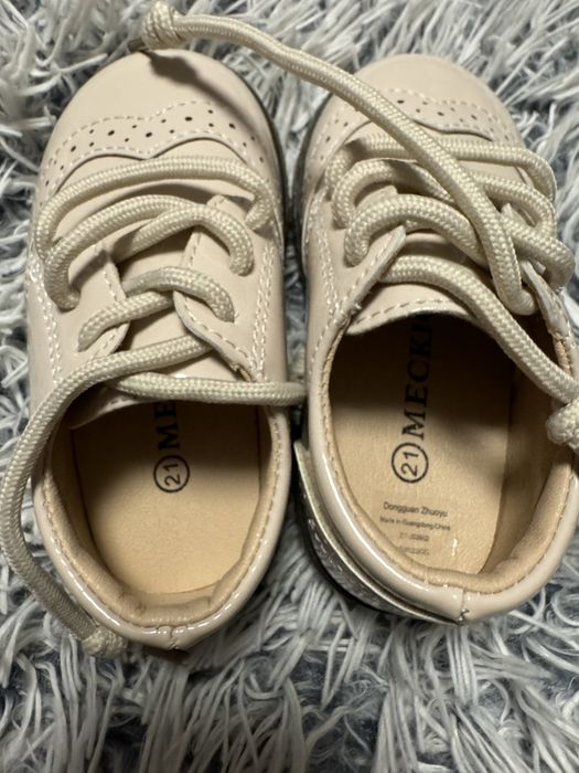 Pantofi baietii marimea 21