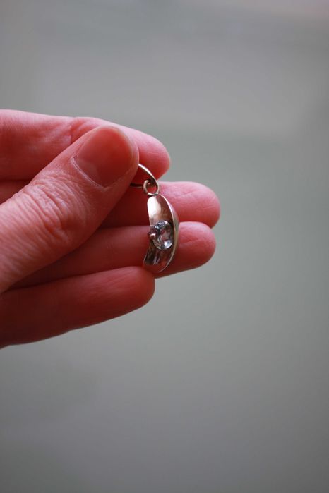 Серебряная подвеска с топазом