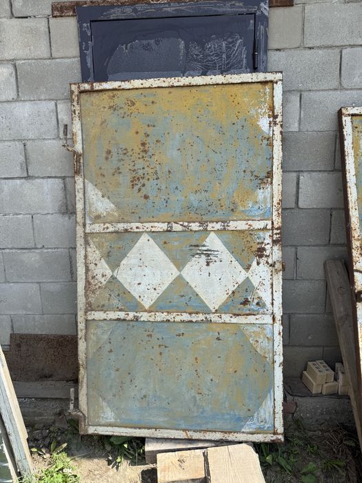 Гаражные железные ворота