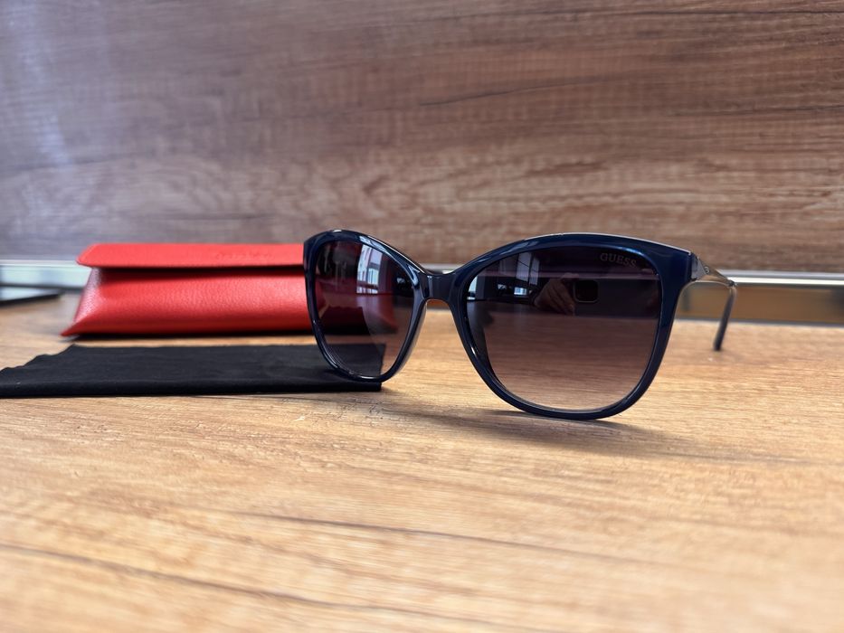 Слънчеви очила Guess