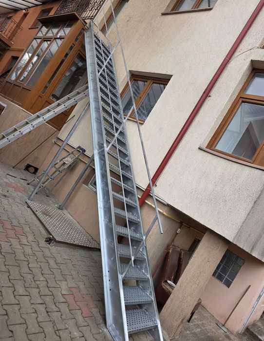 Scari metalice pentru pt pod,casa,beci,evacuare