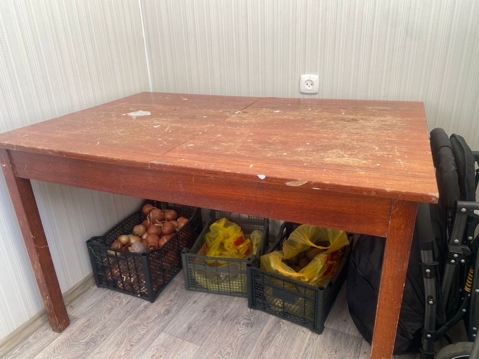 Продам стол призводство СССР