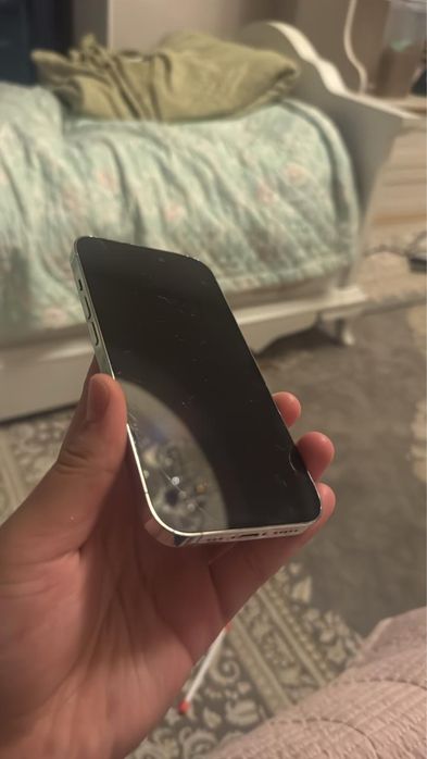 iPhone 133 pro в хорошем состоянии