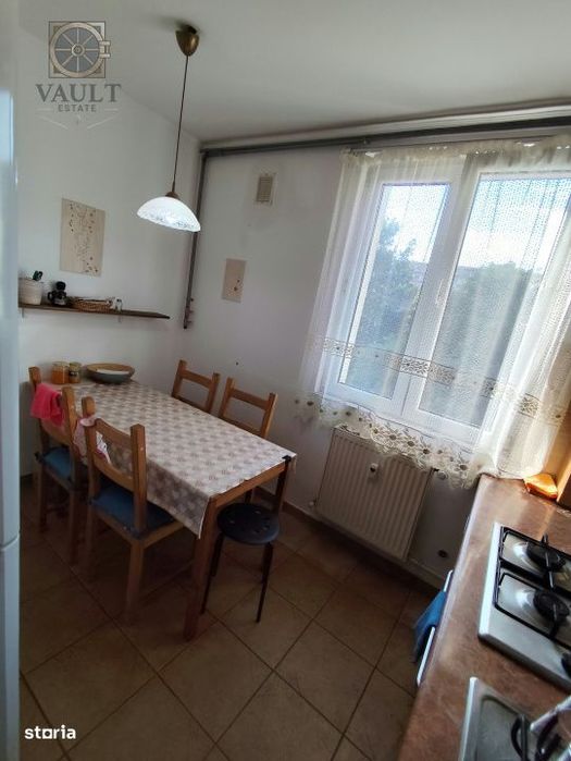 Apartament 4 Camere-Decomandat-2 Bai-Etaj 4/4-Bloc Reabilitat-Rahova