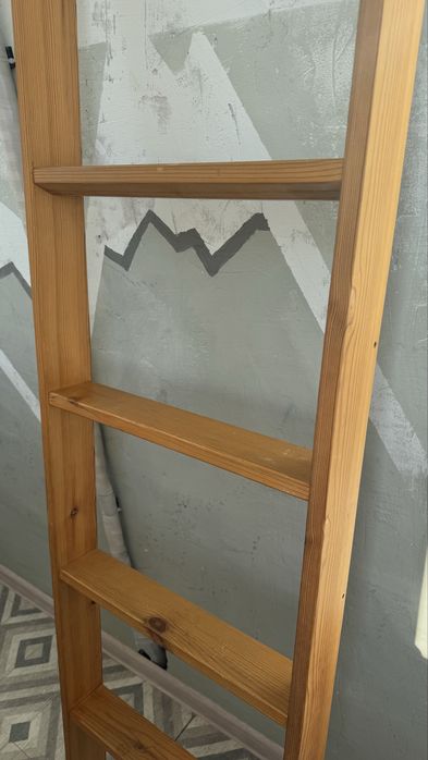 Лестница деревянная