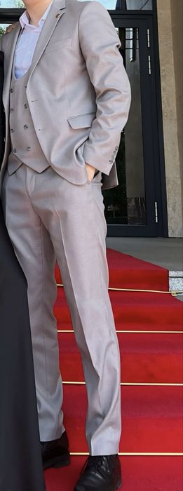 Продам мужской костюм