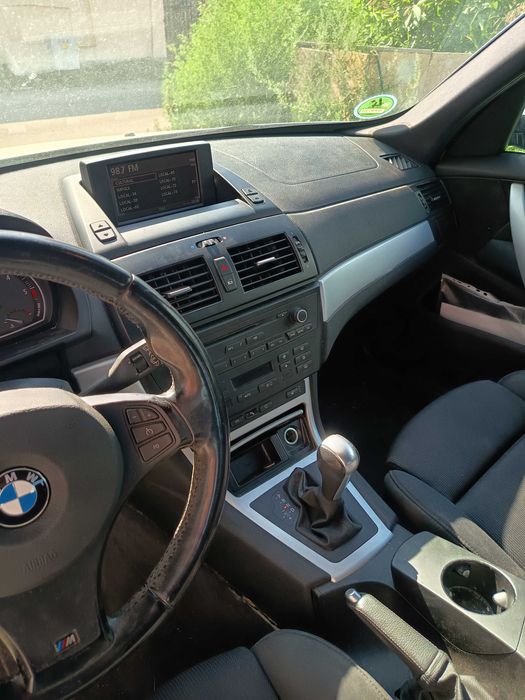 Mașina BMW X3 e83