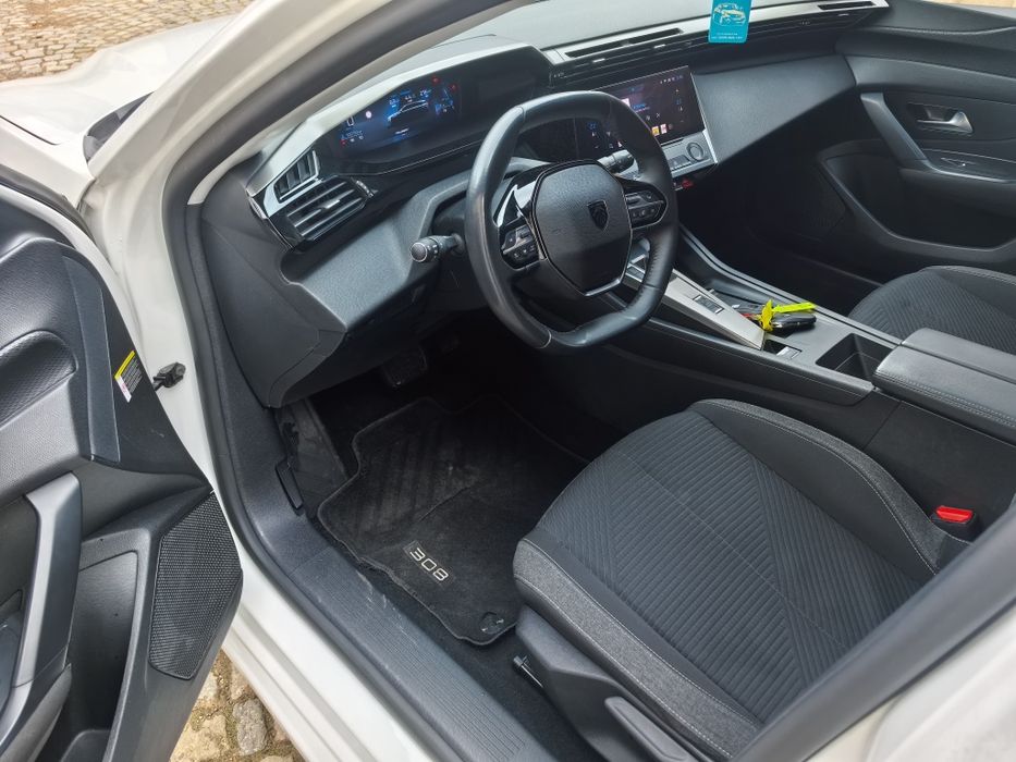 Peugeot 308 sw 2022Г.1.5HDI 131kc EAT8