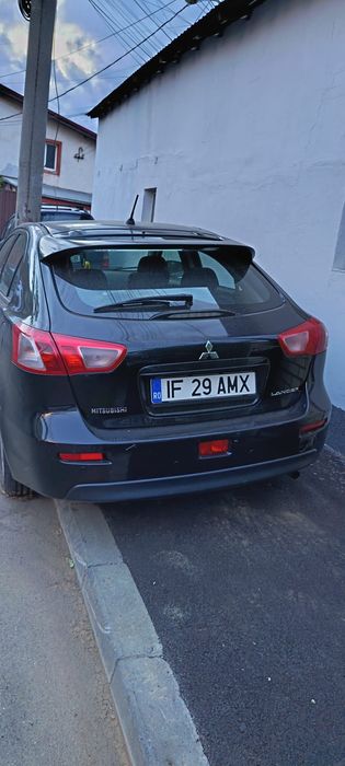 Vând Mitsubishi Lancer 1.5 benzina