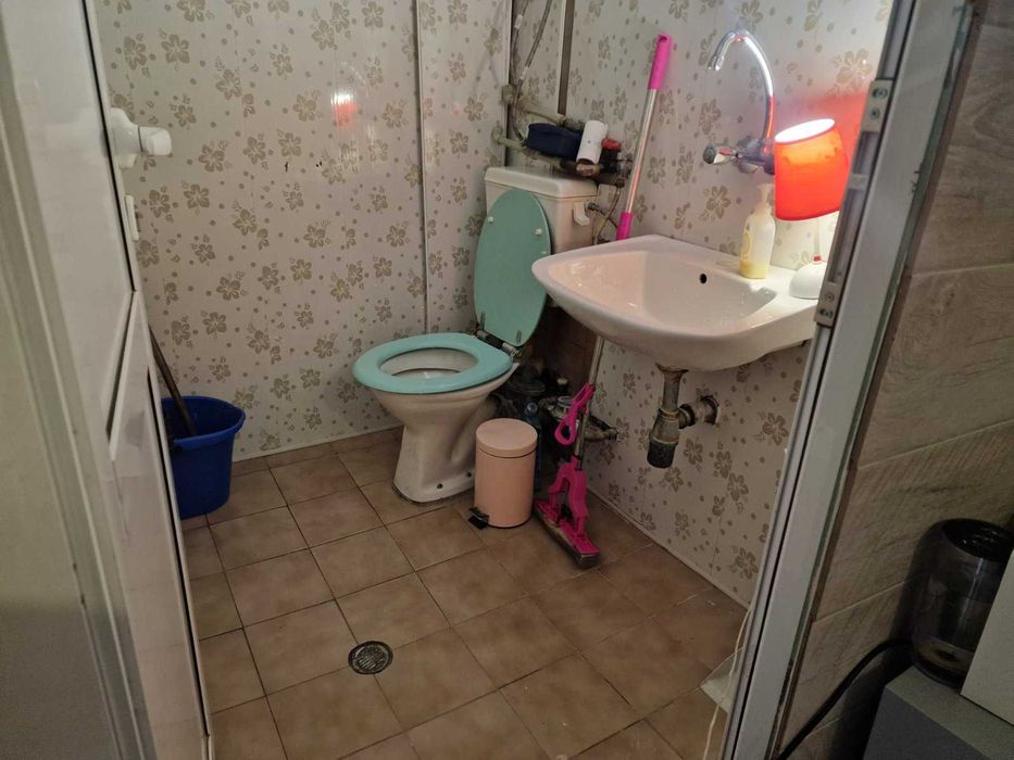 Обзаведен и разработен фризьорски салон  в София, район “Оборище”