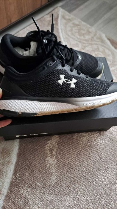 Маратонки Under armour р-р 40.5