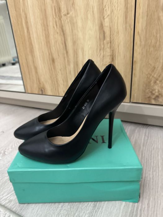 Продам женские туфли