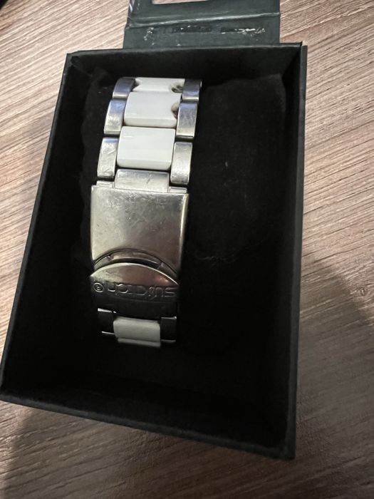 Часовник Swatch с мраморни камъни