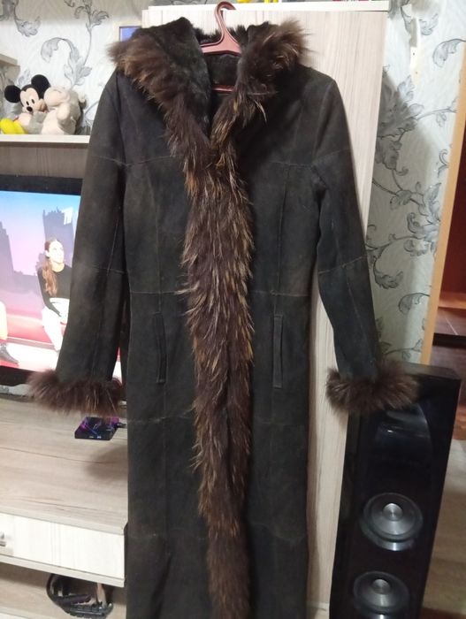 Продается натуральная дубленка.
