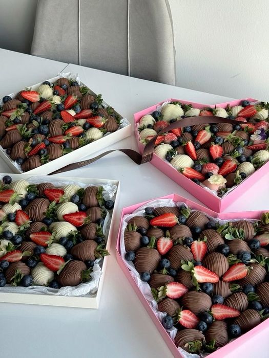 Клубника в шоколаде, каспи рэд