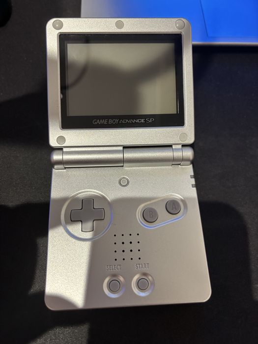 Nintendo Game Boy Advance SP и DS