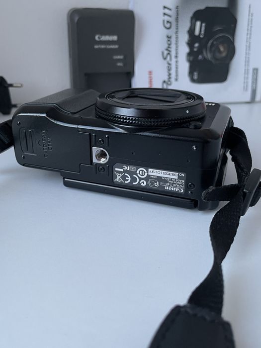 Aparat Foto Digital CANON PowerShot G11 Black 32GB 10.0MP 5X Optical Zoom