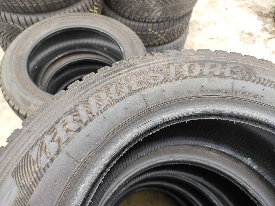 4бр Зимни гуми за бус 215 65 16 С - Bridgestone
