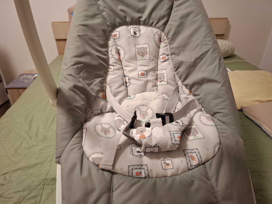 Люлеещ се шезлонг за бебе