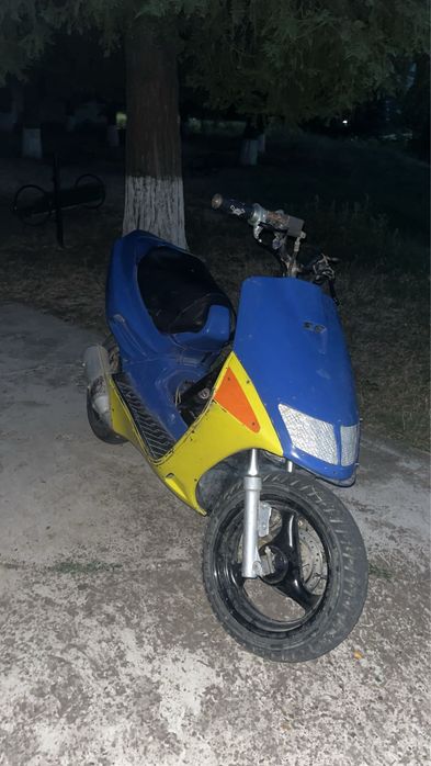 Se vinde un aprilia sr 50cc,