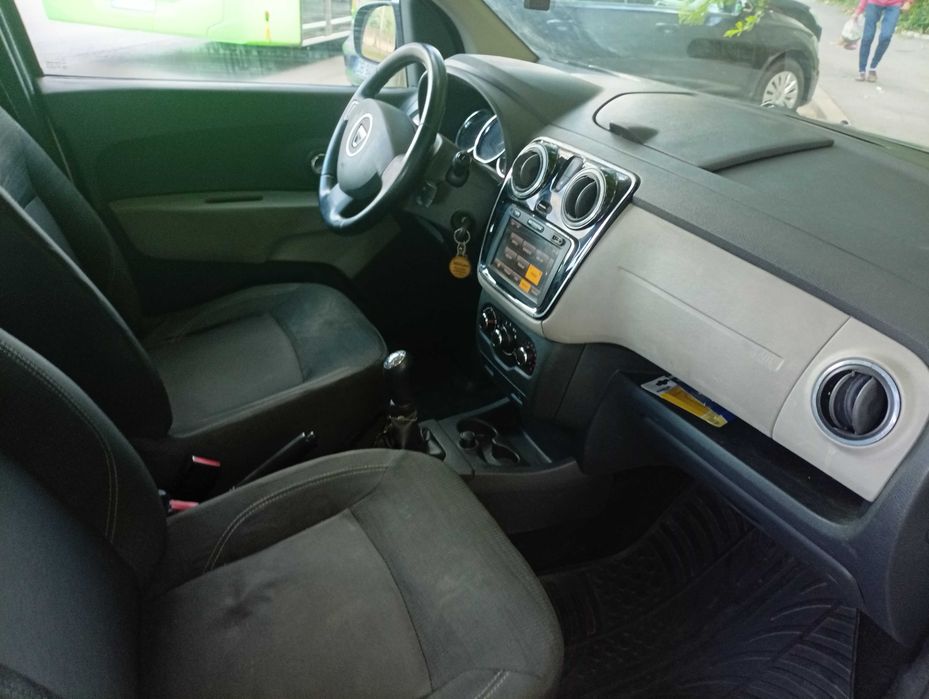 Vând Dacia Lodgy