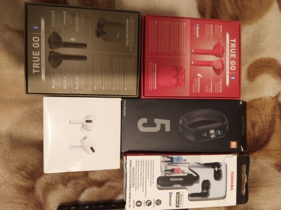 Наушники, фитнес браслет