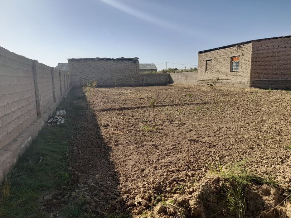 Qarshi shaxridan uchaska sotiladi