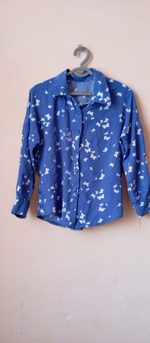 rubashka sotiladi 15 ming