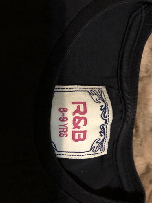 Продаются футболки, топы.