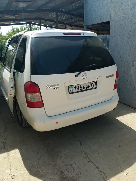 Продам машину американец Mazda MPV