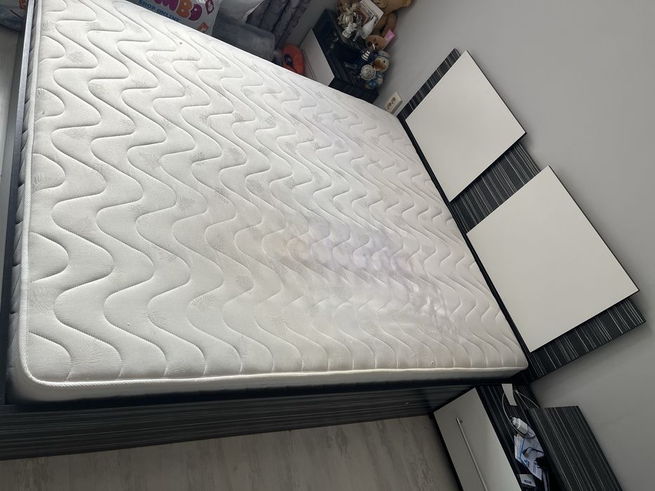 Спалня с матрак и  механизъм с място за багаж 164/190см.