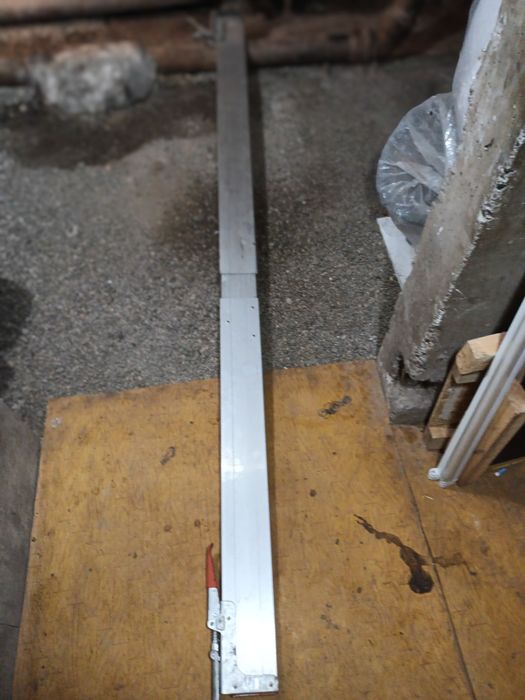 2 obloane  aluminiu 22cm l