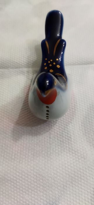 Фарфоровые статуэтки Птичка и Лисица.