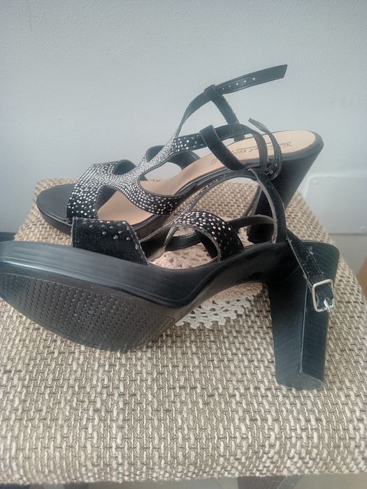 Preț 400 lei.Usor negociabil