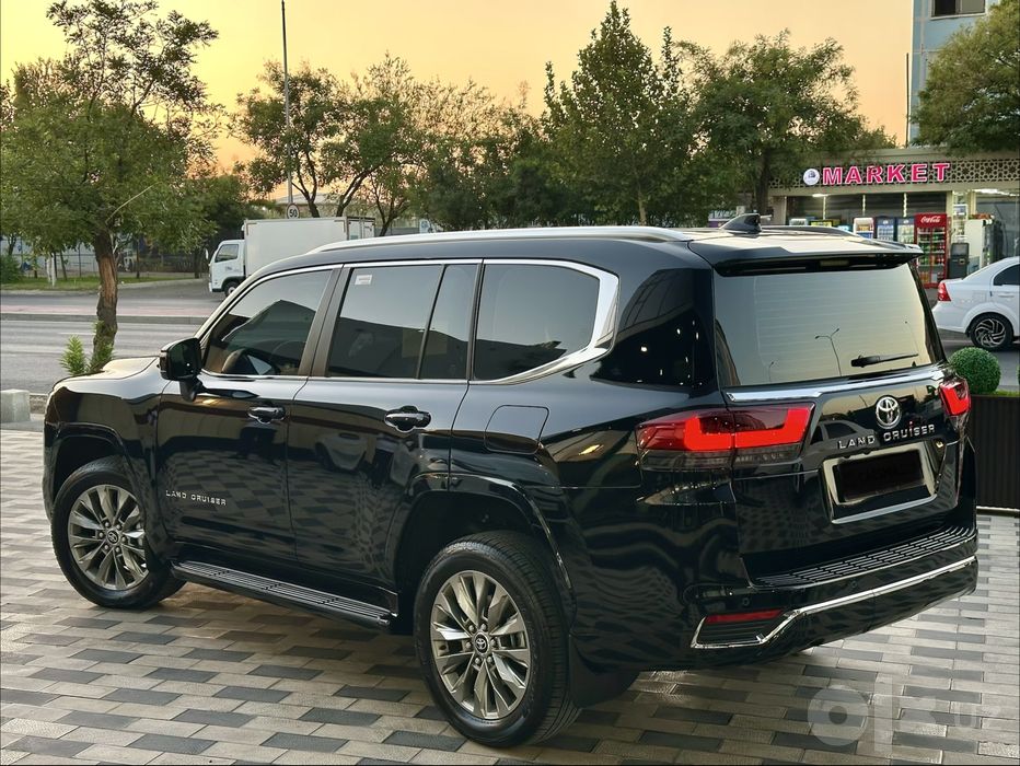 Toyota Land Cruiser 300 3,5л Turbo