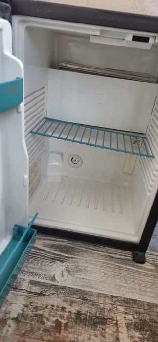 Мини бар малък хладилник electrolux