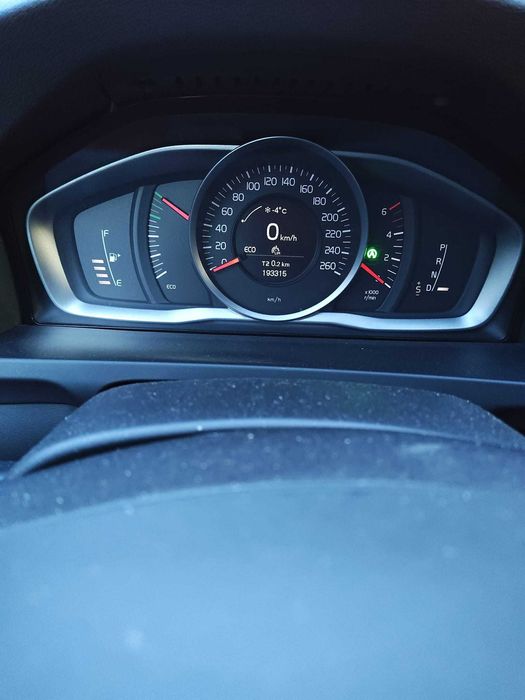 Volvo V60 Cross Country 2018