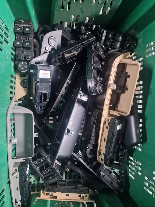 Comanda butoane geamuri electrice bmw e87 e82 e90 e91 e92 e93 f20 f21 f30 f32 f36 f10 f01 f06 f13 f34 f33 g20 g21 g26 g30 g31 g01