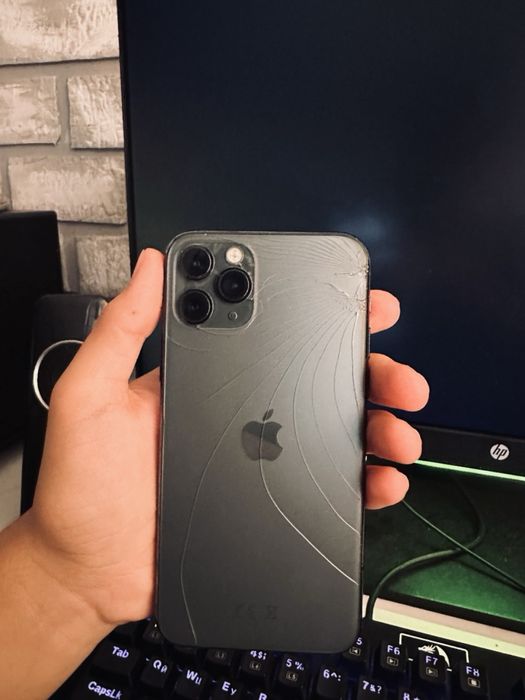 Продам iPhone 11 pro