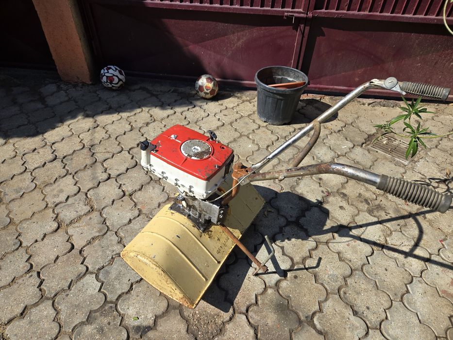 Vand motocultor defect