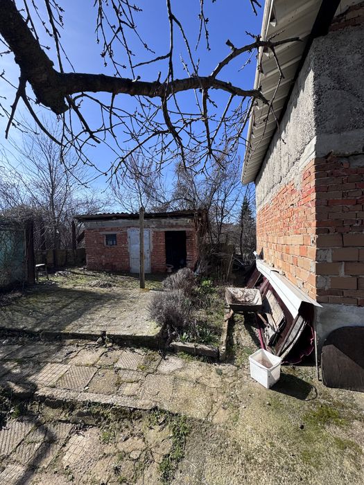 Продава се вила, част от масивна сграда близнак-Прилепци, Кърджали