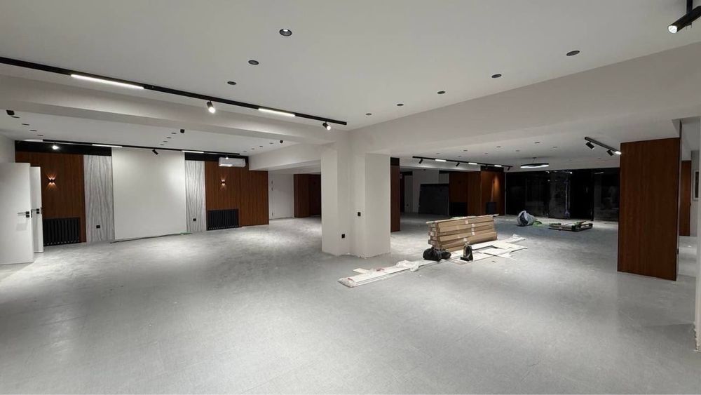 Ул.Нукус Евро нежилое помещение 580+330кв.м первая линия срочно