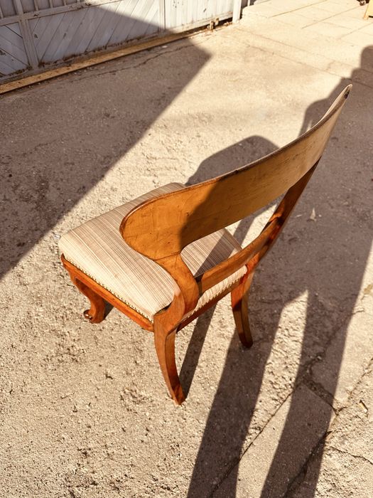 Антикварен стол от началото на ХХ век – масивно дърво